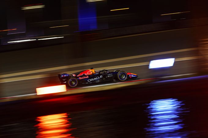 Max Verstappen test RB22