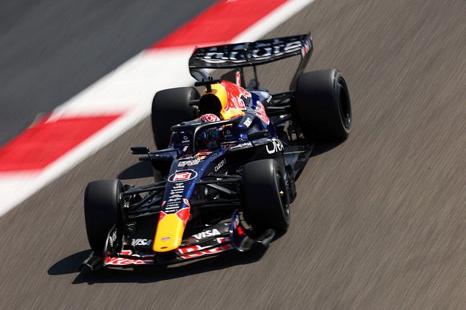 Max Verstappen test RB22