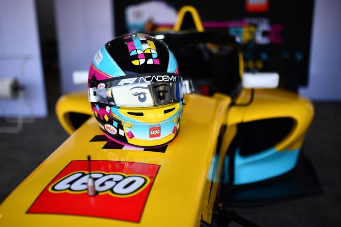 LEGO® Racing maakt racedebuut met Nederlandse Esmee Kosterman