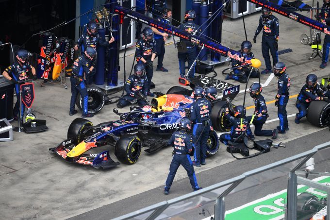 Max Verstappen F1 Red Bull pitstop GP Australia 2026