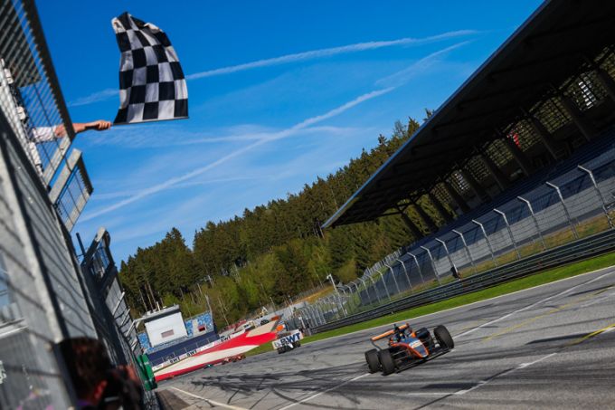 Francot bleef foutloos en pakte de overwinning