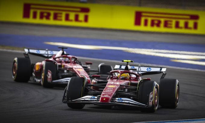 Charles Leclerc en Lewis Hamilton Ferrari F1