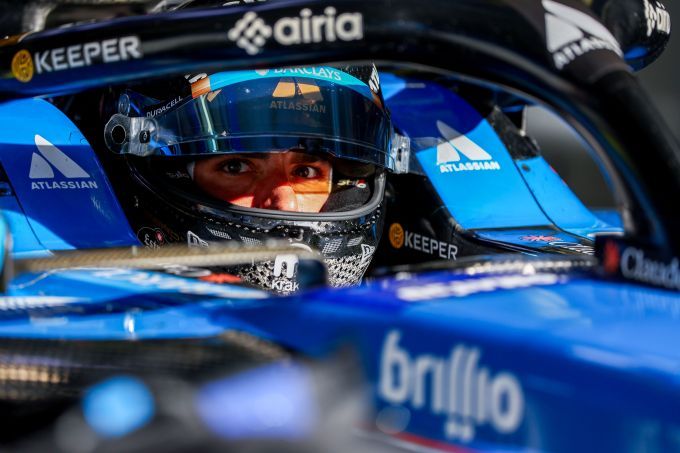 Carlos Sainz helmet