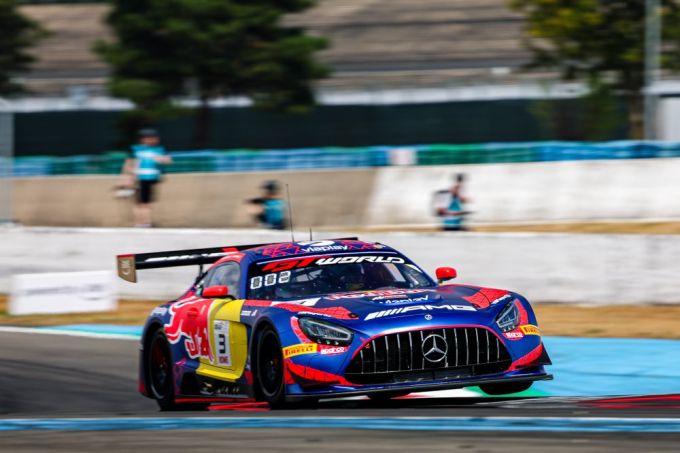 GT World Challenge 2026 FP1 & FP2 Sprint Cup-weekend Magny Cours #3 Mercedes-AMG Team Verstappen Racing on track foto 1