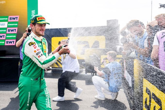 Marco Wittmann wint met BMW zinderende DTM-thriller en pakt op de Nürburgring zijn twintigste zege + UITSLAG