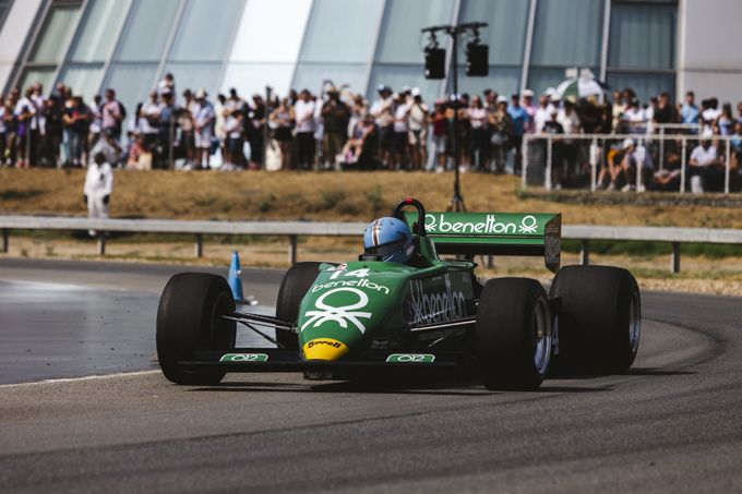 Brooklands viert honderdjarig bestaan van de eerste Grand Prix van Groot-Brittannië in spectaculaire stijl