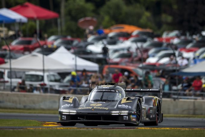 Tijmen van der Helm grijpt op Road America